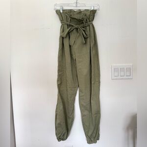 NWOT Paperbag Tie Waist Jogger Pants